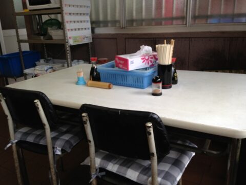 魚源食堂 店内