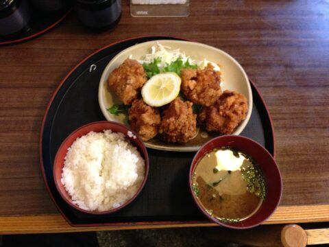 まる重 唐揚げ定食