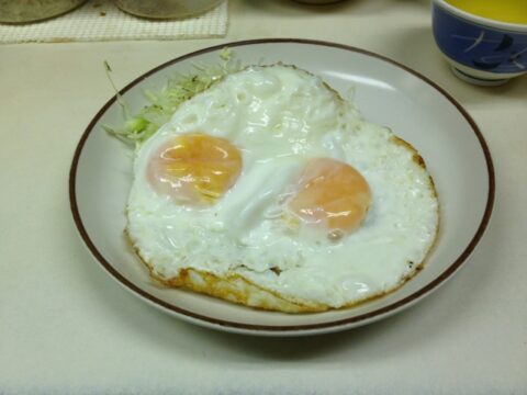 食堂かつやの目玉焼き