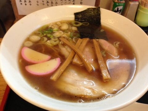 大きなチャーシュー入りラーメン