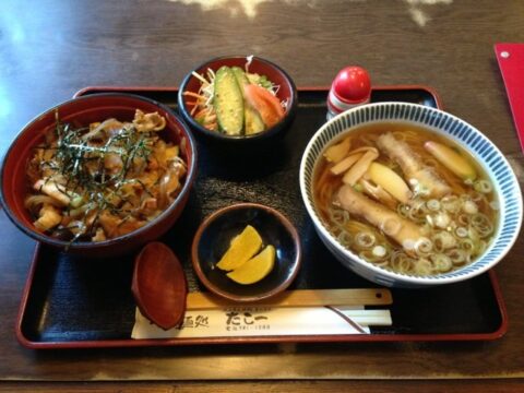 たこ一の木の葉丼