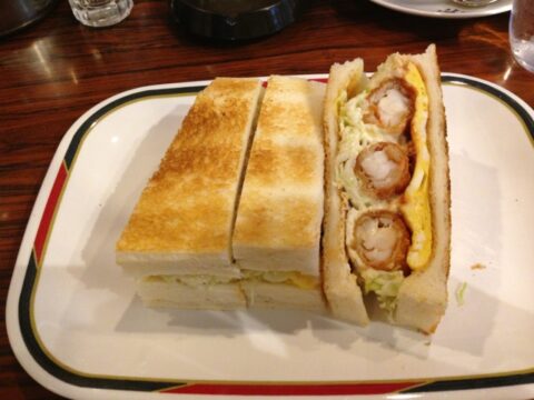 エビフライサンドの断面