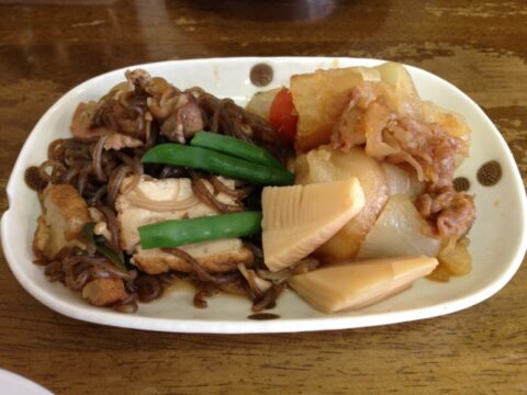 魚一食堂の煮物