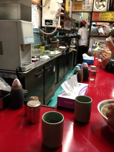 やじ満の卓上調味料
