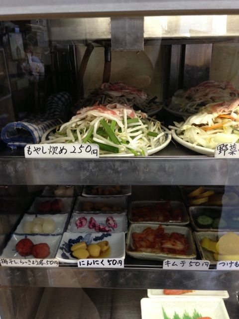 魚一食堂のショーケース