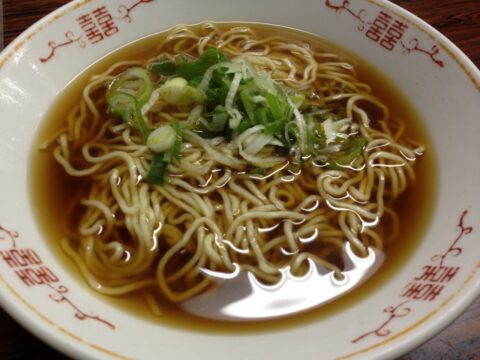 中山うどん店の中華そば小