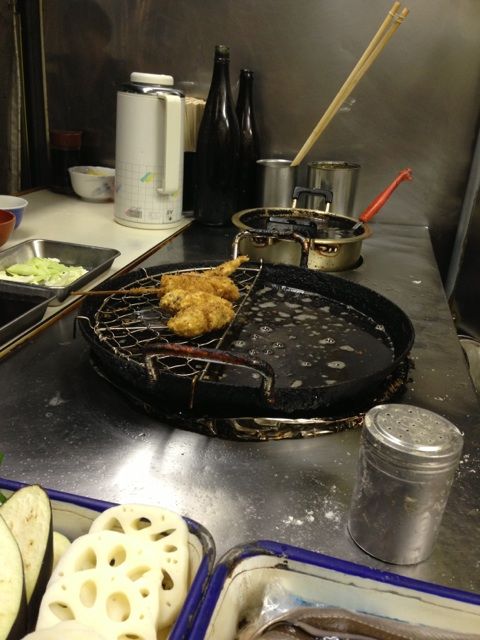目の前で揚げるフライ
