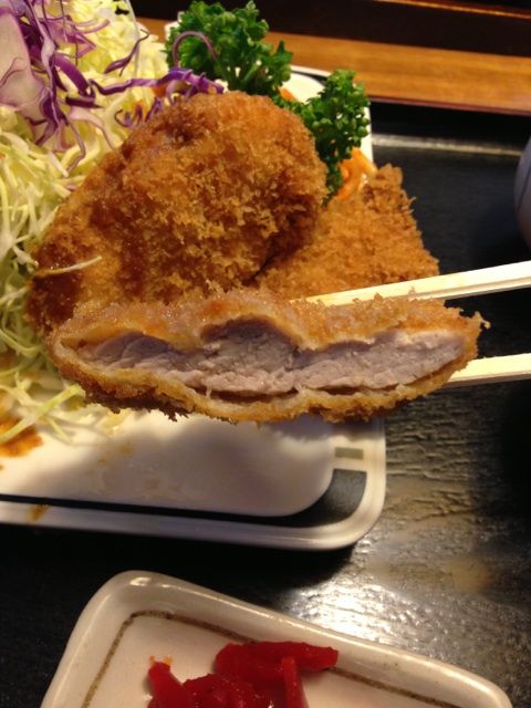 デミグラスソースをかけたヒレカツ