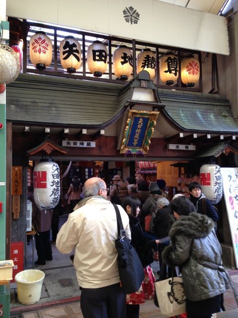 矢田寺の参拝客