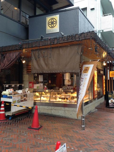 まい泉青山本店の店頭
