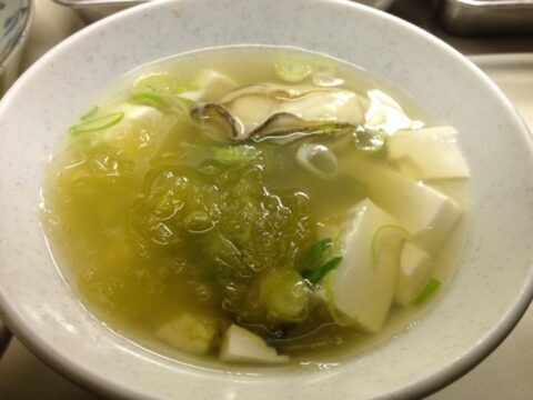 牡蠣入り湯豆腐