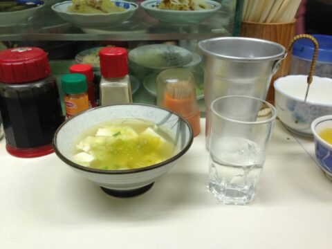 食堂かつやの湯豆腐と熱燗