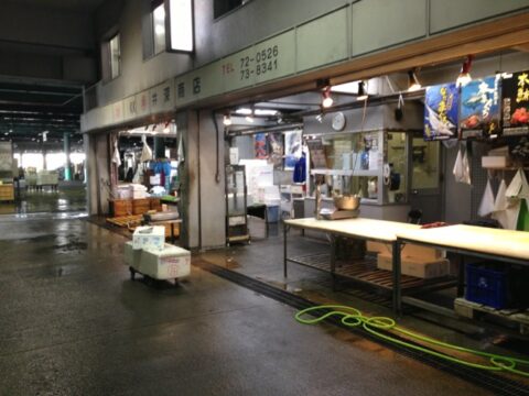 休業中のやっこ食堂