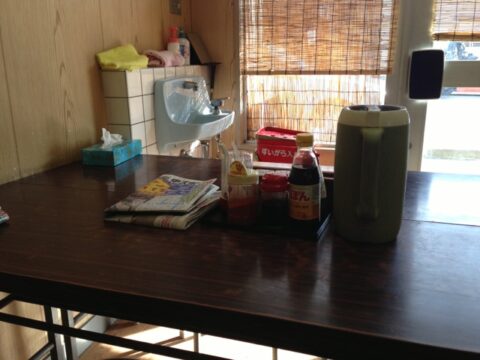 びっくり麺亭の店内