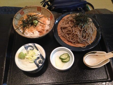 ざるそばととろろごはん