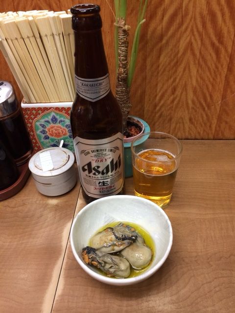 牡蠣のオイル漬けとビール