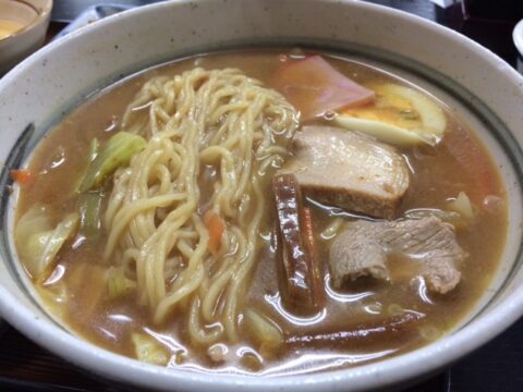具だくさんのみそラーメン