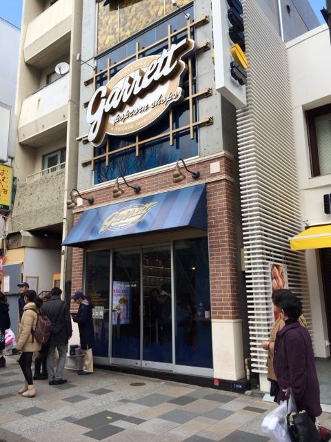 ポップコーン店の行列