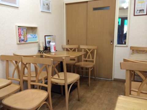 宮前食堂の店内