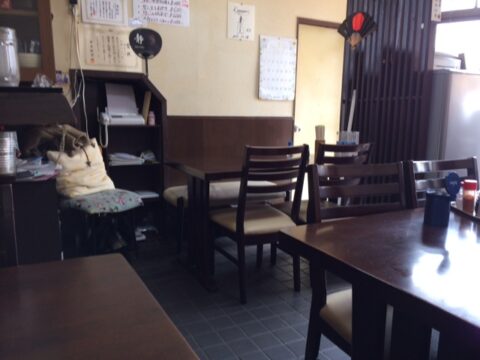 串静の店内