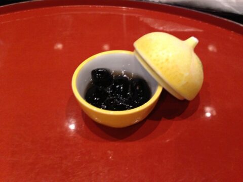 鈴波本店のお茶と黒豆