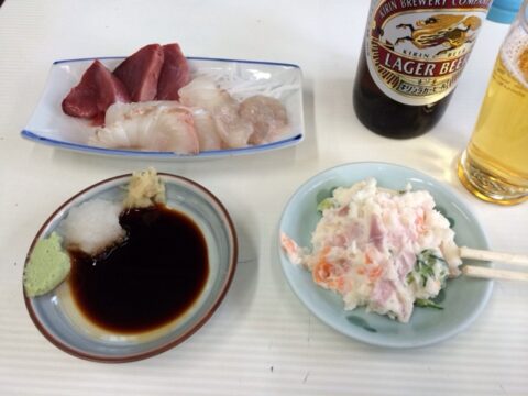 食堂魚源の朝酒