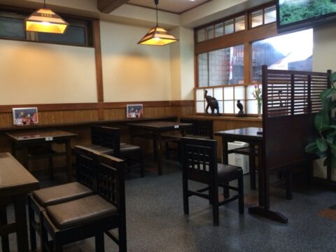 寿司辰の店内