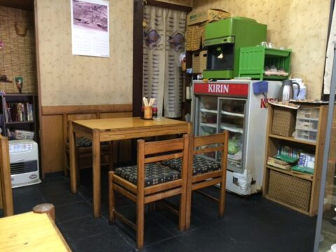 平和園食堂の関西風暖簾