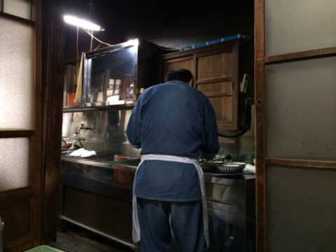 信濃屋の温かいうどん