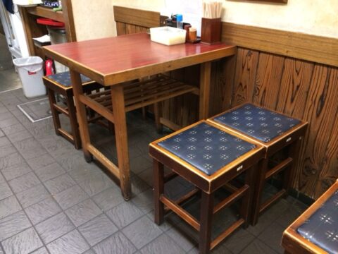 にしきの店内カウンター