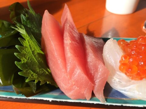 柳橋まぐろやの市場のカウンター席