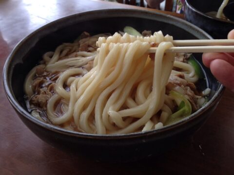 みのやの大きな器の肉うどん