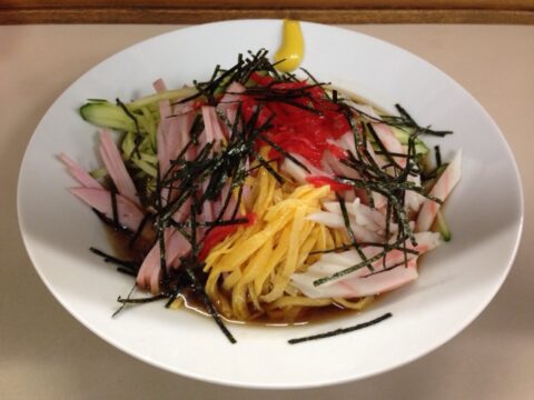 まんぷく食堂の冷やし中華