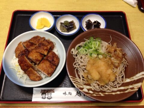越前の越前そばとソースカツ丼セット