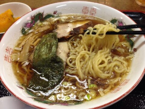 四川一よしのラーメンの麺