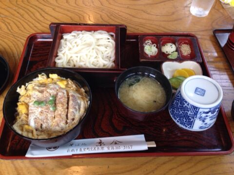そば処京金のカツ丼定食