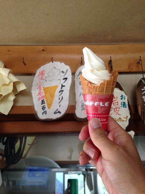涸沢小屋のテラス
