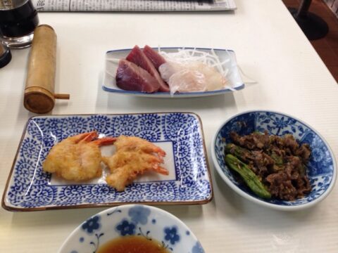 魚源食堂の朝酒全容