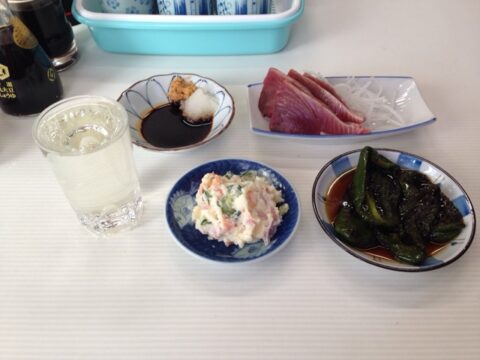 魚源食堂の朝酒全容
