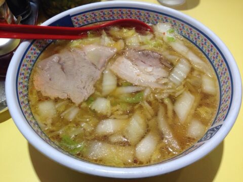 白菜が入った神座のラーメン