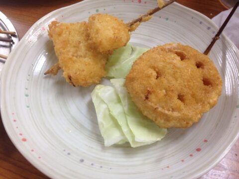 酒の穴の豚串カツと牛串カツと海老串カツ
