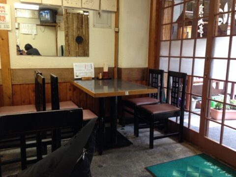高美亭本店の店内