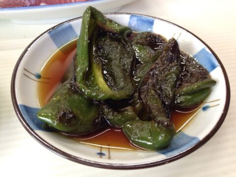 魚源食堂のピーマン煮付け