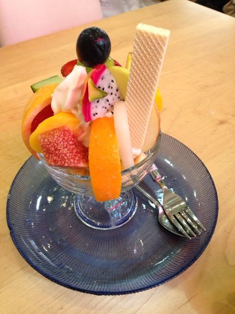 八百文のフルーツパフェの果物