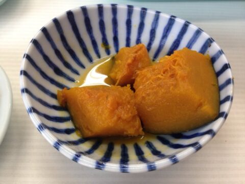魚源食堂のきゅうりの漬物とかぼちゃ煮