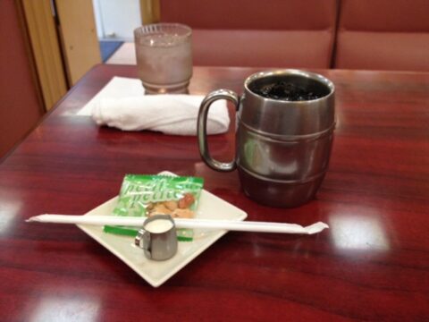 かかしのアイスコーヒーと豆菓子