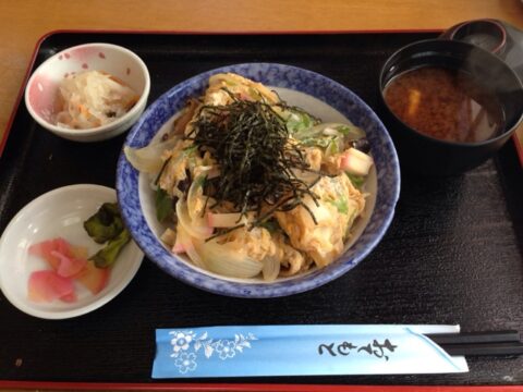 満月園の木の葉丼