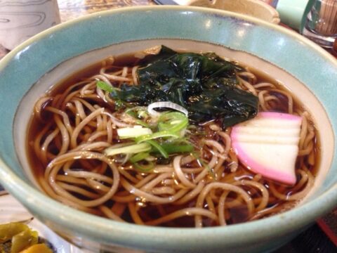 朝日屋のご飯と生卵