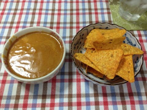 タイカレーとナチョチーズのつまみ