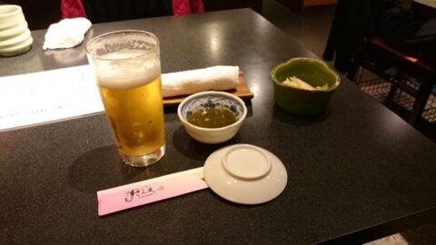 すしざんまい本店のビールともずくのお通し